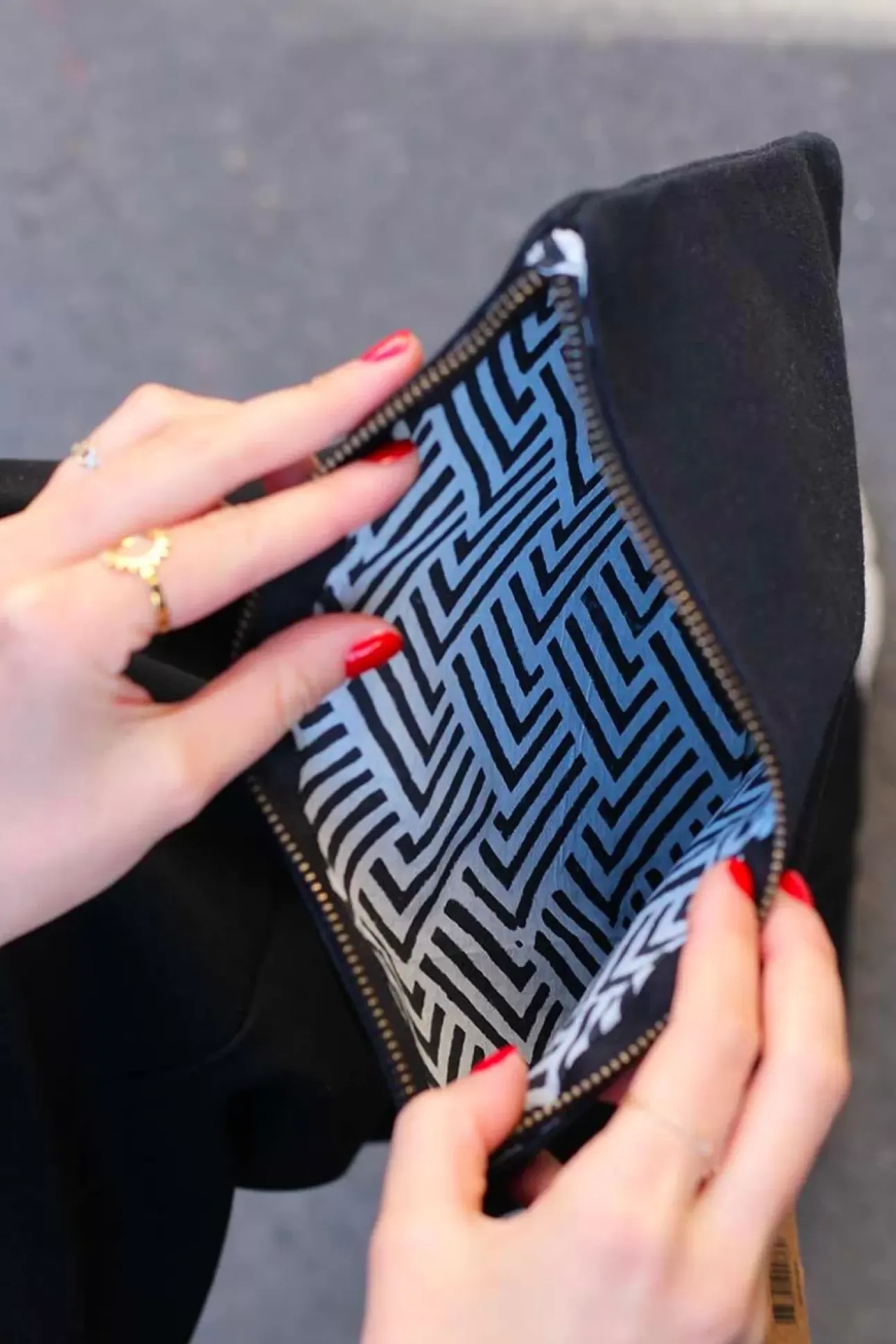 Pochette Ema Noir